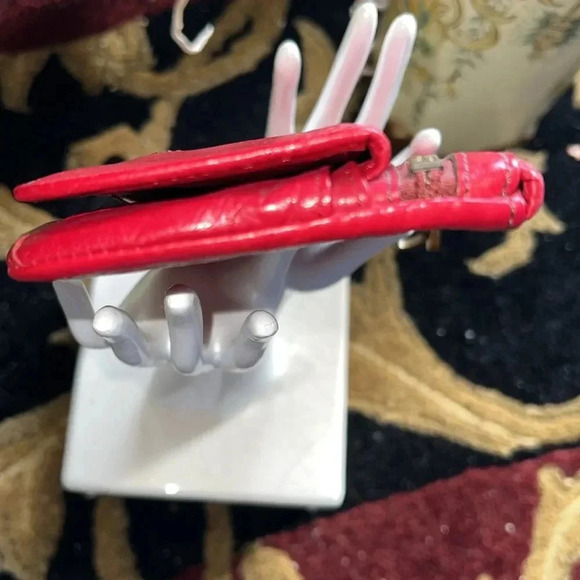 Fossil Women’s Red Leather Wallet 5 Cash Slots 9 Credit Card Slots ID Holder - Picture 4 of 16